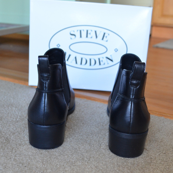 STEVE MADDEN Leather Ankle Booties - Picture 5 of 8